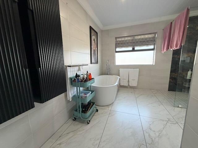 4 Bedroom Property for Sale in Monte Christo Western Cape